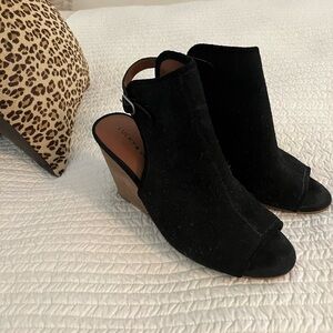 Lucky Brand peep toe black suede wedges size 7.5